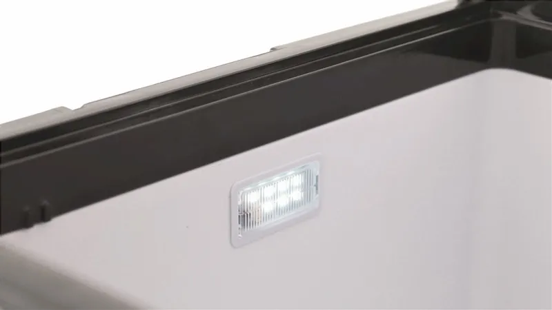 Outwell Arctic Chill 50 Compressor Koelbox - 45 Liter - Blauw 8 Outwell Arctic Chill 50 Compressor Koelbox - 45 Liter - Blauw - Afbeelding 6