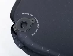 Exped SIM 3.8 M Zelfopblazende Slaapmat 15 Exped SIM 3.8 M Zelfopblazende Slaapmat -Bo-Camp Winkel 1441 1900 sim black valve close