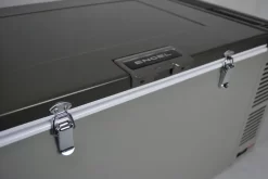 Engel MD60F Compressor Koelbox - 60 Liter -Bo-Camp Winkel 1900 2849 md60f verschluss detail